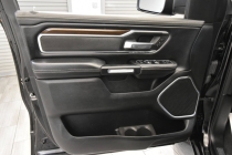 2021 RAM 1500 Laramie 4x4 4dr Crew Cab 5.6 ft. SB Pickup - photothumb 11