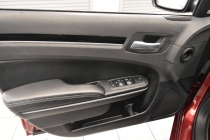 2023 Chrysler 300 S V6 4dr Sedan - photothumb 12