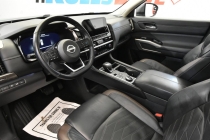 2022 Nissan Pathfinder Platinum AWD 4dr SUV - photothumb 11