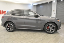 2023 Alfa Romeo Stelvio Veloce AWD 4dr Crossover - photothumb 5