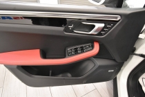 2020 Porsche Macan S AWD 4dr SUV - photothumb 12