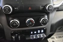 2020 RAM 1500 Big Horn 4x4 4dr Crew Cab 5.6 ft. SB Pickup - photothumb 18