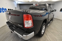 2020 RAM 1500 Big Horn 4x4 4dr Crew Cab 5.6 ft. SB Pickup - photothumb 4
