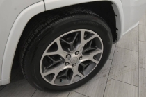 2021 Jeep Grand Cherokee Overland 4x4 4dr SUV - photothumb 9