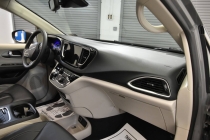 2023 Chrysler Pacifica Touring L 4dr Mini Van - photothumb 16