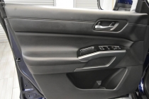 2022 Nissan Pathfinder SL AWD 4dr SUV - photothumb 12