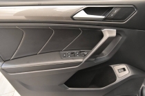 2022 Volkswagen Tiguan SE R Line Black 4Motion AWD 4dr SUV - photothumb 12