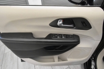 2024 Chrysler Pacifica Touring L 4dr Mini Van - photothumb 12