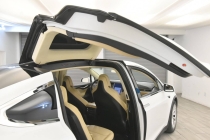 2017 Tesla Model X - photothumb 27
