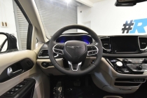 2024 Chrysler Pacifica Plug-In Hybrid Select 4dr Mini Van - photothumb 24