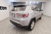2019 Jeep Compass Altitude 4x4 4dr SUV - photothumb 4