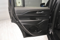 2023 Jeep Grand Cherokee Altitude 4x4 4dr SUV - photothumb 14