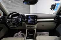 2019 Volvo XC40 T4 Momentum 4dr SUV - photothumb 18