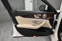 2017 Mercedes-Benz E-Class E 300 4MATIC AWD 4dr Sedan - photothumb 12