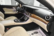 2017 Mercedes-Benz E-Class E 300 4MATIC AWD 4dr Sedan - photothumb 16