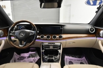 2017 Mercedes-Benz E-Class E 300 4MATIC AWD 4dr Sedan - photothumb 19