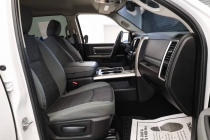2020 RAM 1500 Classic SLT 4x4 4dr Crew Cab 5.5 ft. SB Pickup - photothumb 19