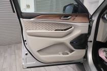 2022 Jeep Grand Cherokee Summit 4xe 4x4 4dr SUV - photothumb 15