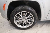2022 Jeep Grand Cherokee Summit 4xe 4x4 4dr SUV - photothumb 9
