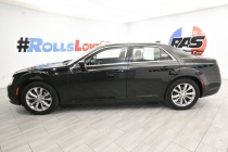 2018 Chrysler 300 Touring AWD 4dr Sedan - photothumb 1