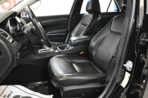 2018 Chrysler 300 Touring AWD 4dr Sedan - photothumb 11
