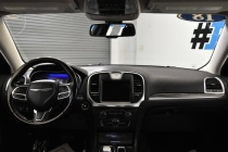 2018 Chrysler 300 Touring AWD 4dr Sedan - photothumb 18