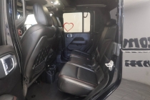 2020 Jeep Gladiator Rubicon 4x4 4dr Crew Cab 5.0 ft. SB - photothumb 14