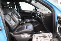 2022 Porsche Macan Base AWD 4dr SUV - photothumb 16