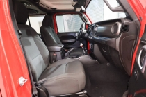 2020 Jeep Gladiator Sport Altitude 4x4 4dr Crew Cab 5.0 ft. SB - photothumb 16
