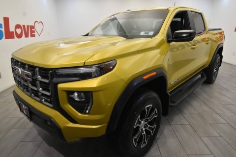 2023 GMC Canyon AT4 4x4 4dr Crew Cab 5 ft. SB
