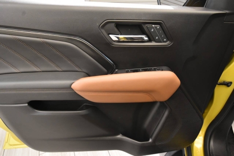 2023 GMC Canyon AT4 4x4 4dr Crew Cab 5 ft. SB