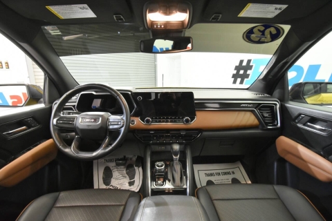 2023 GMC Canyon AT4 4x4 4dr Crew Cab 5 ft. SB