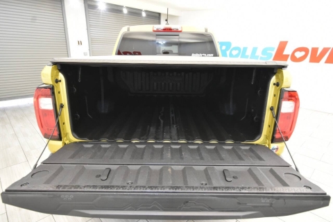 2023 GMC Canyon AT4 4x4 4dr Crew Cab 5 ft. SB