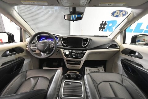 2024 Chrysler Pacifica Touring L 4dr Mini Van