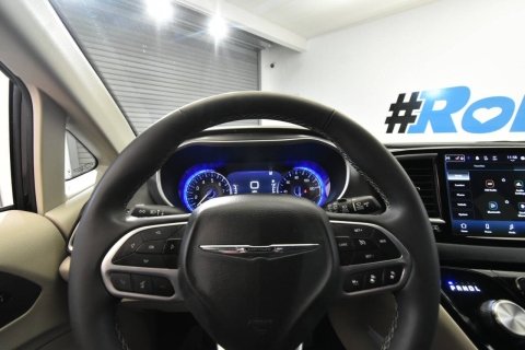2024 Chrysler Pacifica Touring L 4dr Mini Van