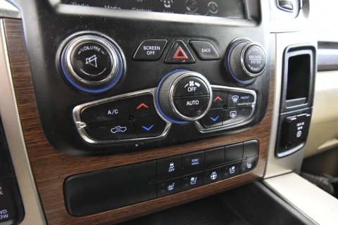 2015 RAM 1500 Laramie 4x4 4dr Crew Cab 5.5 ft. SB Pickup