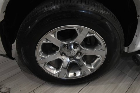 2015 RAM 1500 Laramie 4x4 4dr Crew Cab 5.5 ft. SB Pickup