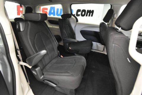 2023 Chrysler Voyager LX 4dr Mini Van