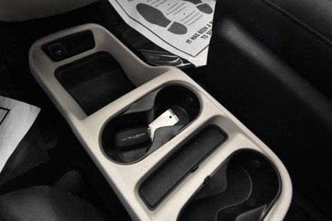 2023 Chrysler Voyager LX 4dr Mini Van