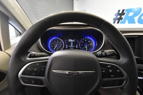 2023 Chrysler Voyager LX 4dr Mini Van