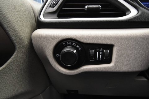 2023 Chrysler Voyager LX 4dr Mini Van