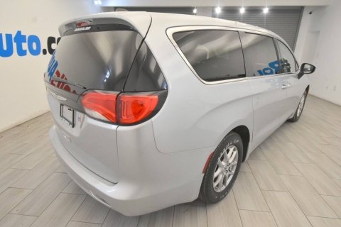 2023 Chrysler Voyager LX 4dr Mini Van