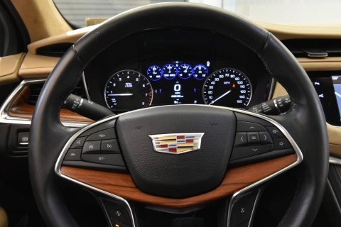 2017 Cadillac XT5 Platinum 4x4 4dr SUV