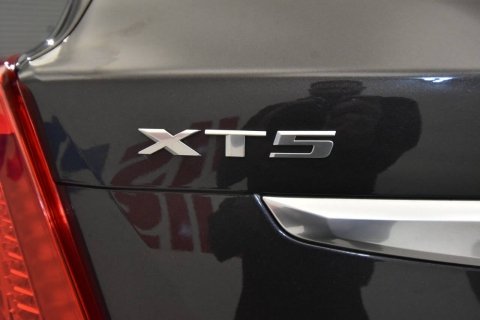2017 Cadillac XT5 Platinum 4x4 4dr SUV